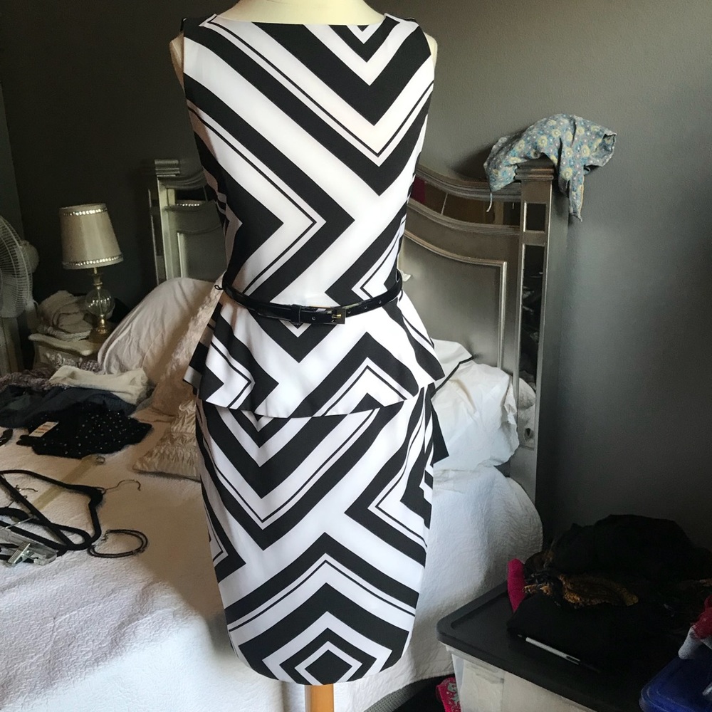 Beautiful unique Cache dress with belt